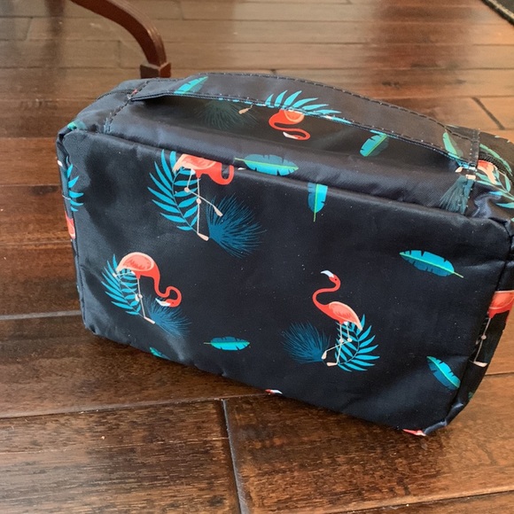Booeen Travel Hanging Toiletry Bag with Pink Flamingo 🦩 Print EUC - Picture 6 of 9